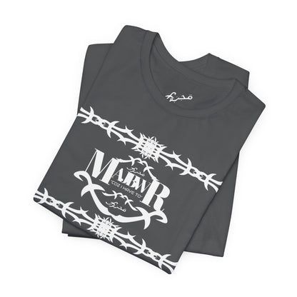 MAJBWR - AOP Shefnek Arabic Script Barbed Wire Tee — 'مجبور' Graphic T‑Shirt
